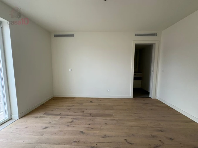 Apartamento T2 para Venda em Areeiro Foto 8