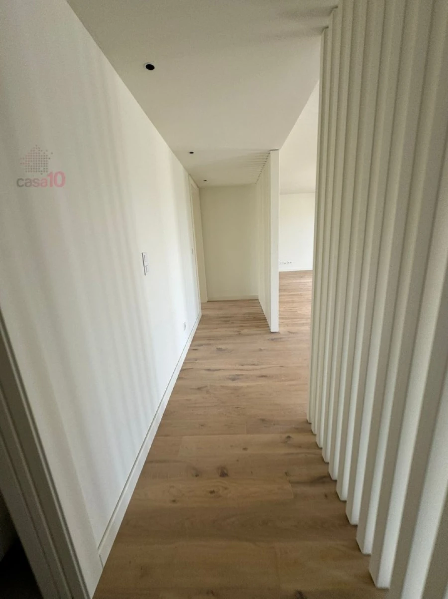 Apartamento T2 para Venda em Areeiro Foto 7