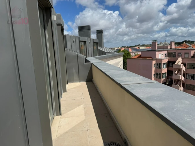 Apartamento T2 para Venda em Areeiro Foto 18