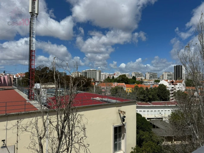 Apartamento T2 para Venda em Areeiro Foto 21
