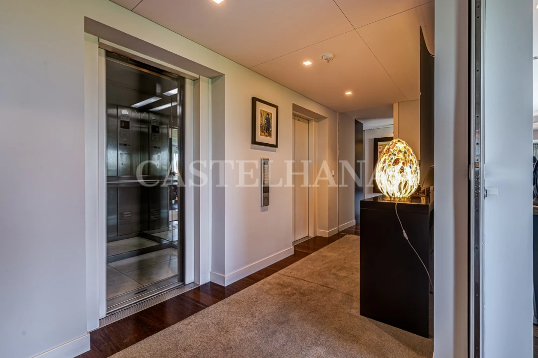 Apartamento T6 para Venda em Avenidas Novas Foto 8