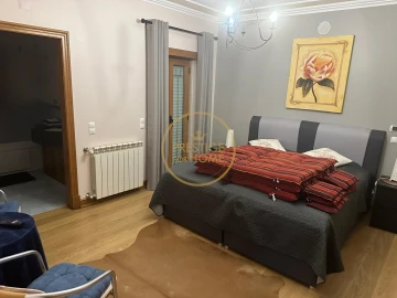 Moradia T4 para Venda em Loule (São Clemente)