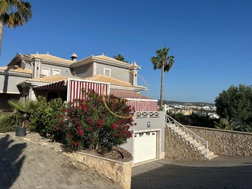 Moradia T4 para Venda em Loule (São Clemente)