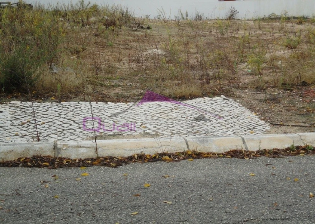 Terreno para Venda em Meia Via Foto 1