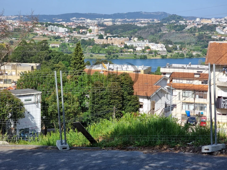 Terreno para Venda em Oliveira do Douro Foto 7