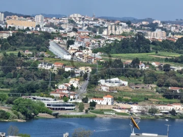 Terreno para Venda em Oliveira do Douro
