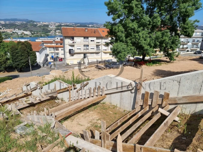 Terreno para Venda em Oliveira do Douro Foto 6