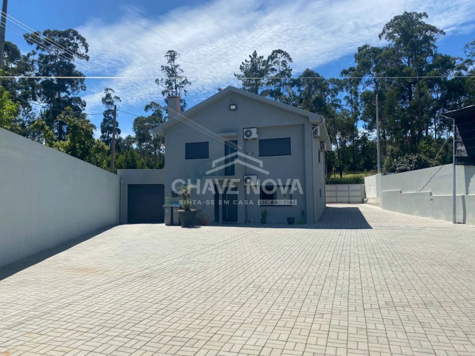 Moradia T4 para Venda em Vilar de Andorinho Foto 9