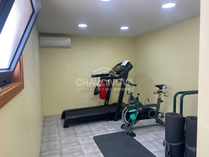 Moradia T4 para Venda em Vilar de Andorinho Foto 7