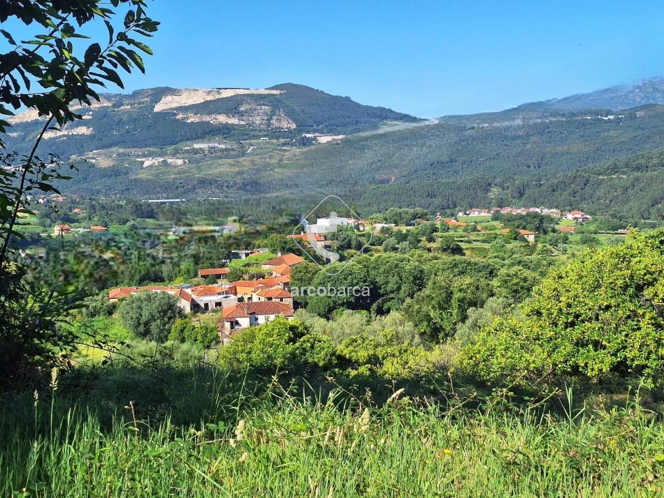 Terreno para Venda em Bárrio e Cepões Foto 1