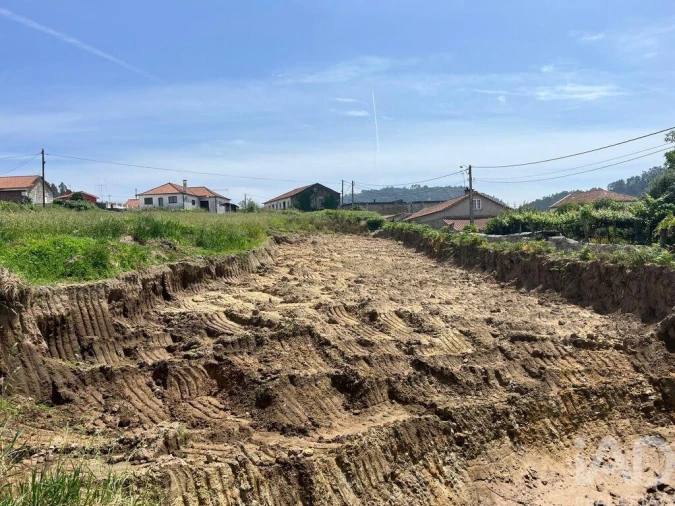 Moradia T3 para Venda em Antas Foto 24