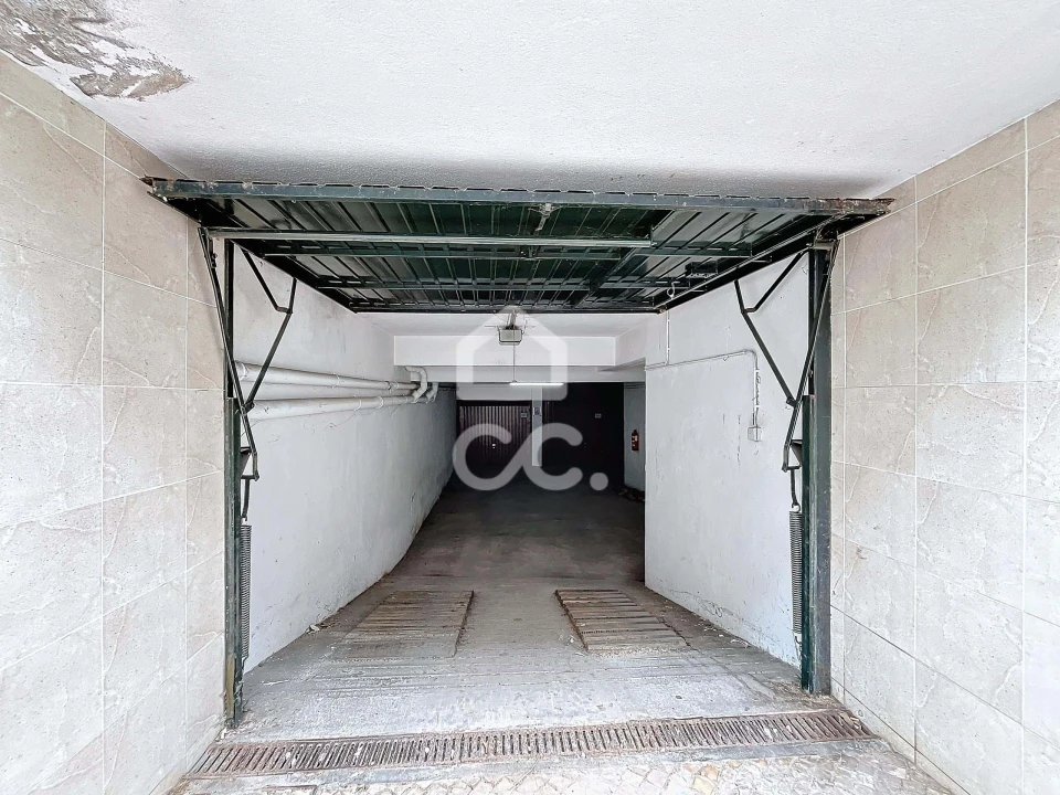 Garagem para Venda em Caldas da Rainha - Santo Onofre e Serra do Bouro Foto 2