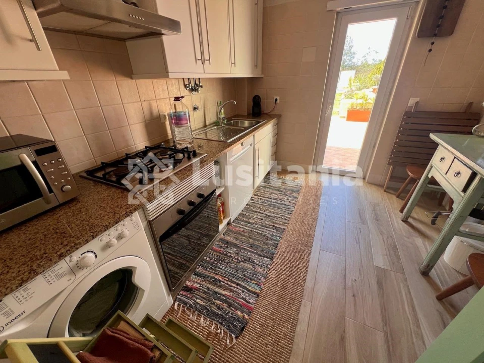 Apartamento T2 para Venda em Quarteira Foto 4