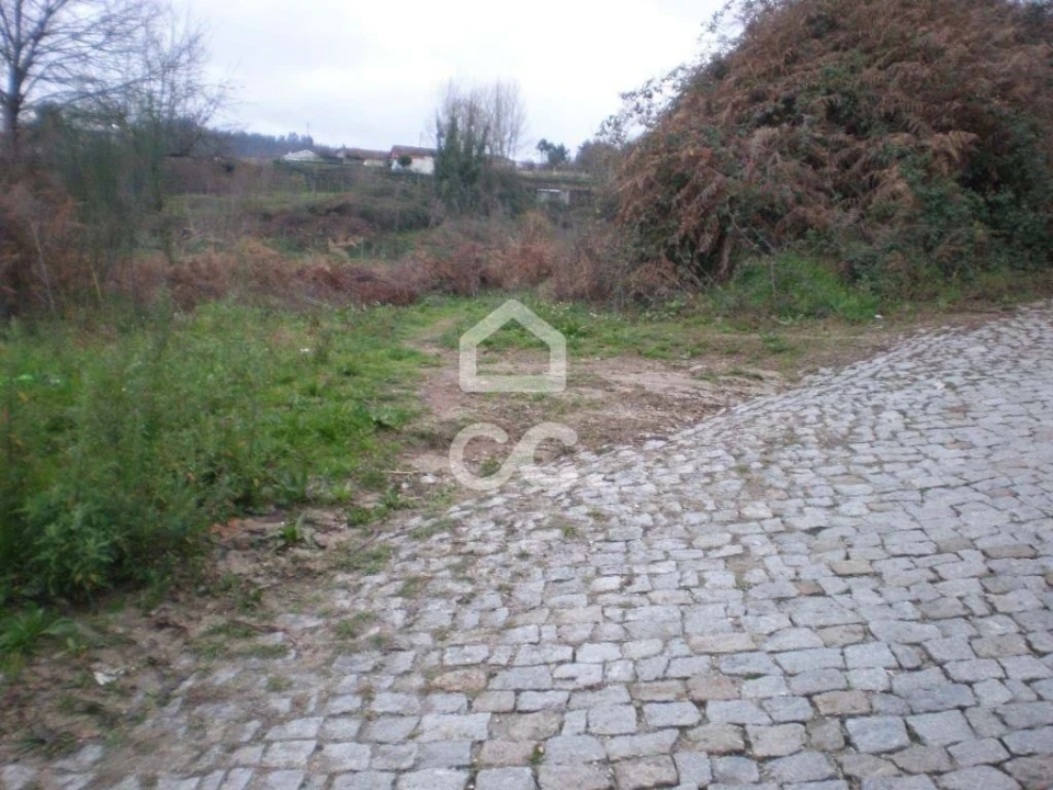 Terreno para Venda em Cernadelo e Lousada (São Miguel e Santa Margarida) Foto 1