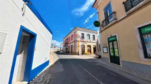 Loja para Venda em Alcanhões
