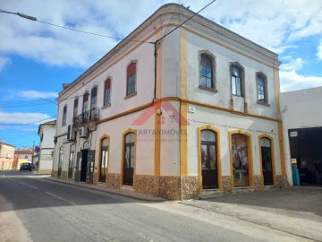 Loja para Venda em Alcanhões