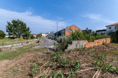 Terreno para Venda em Anta e Guetim