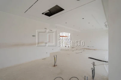Moradia T4 para Venda em Charneca de Caparica e Sobreda