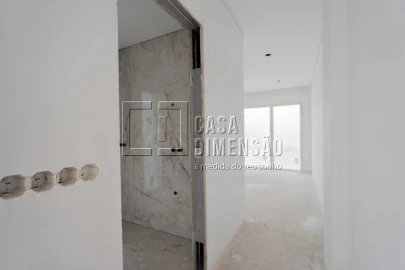 Moradia T4 para Venda em Charneca de Caparica e Sobreda