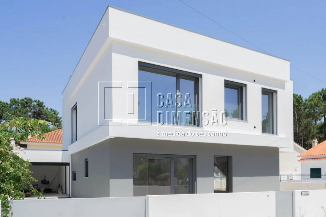 Moradia T4 para Venda em Charneca de Caparica e Sobreda Foto 1