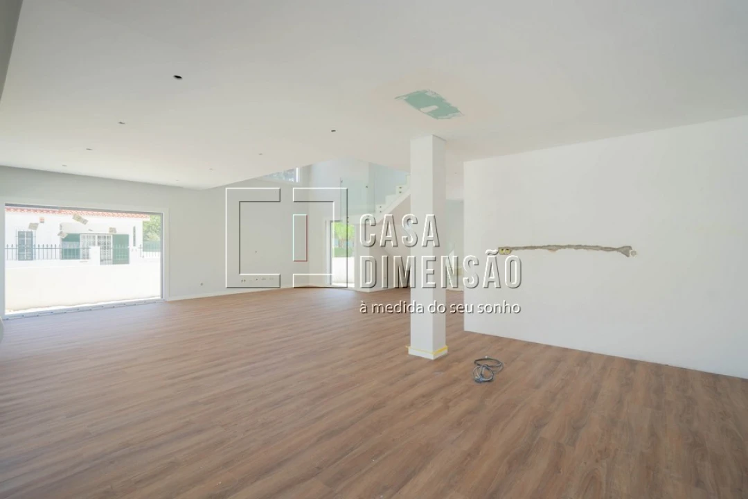 Moradia T4 para Venda em Charneca de Caparica e Sobreda Foto 24