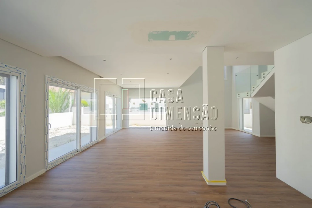 Moradia T4 para Venda em Charneca de Caparica e Sobreda Foto 25