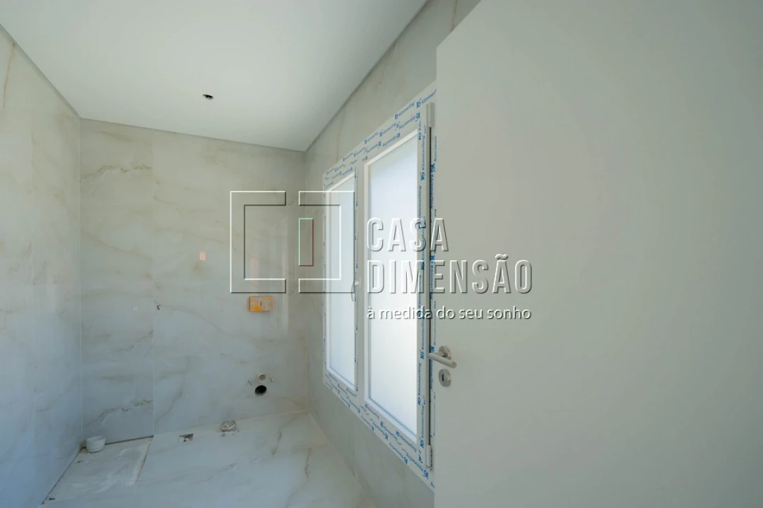 Moradia T4 para Venda em Charneca de Caparica e Sobreda Foto 52