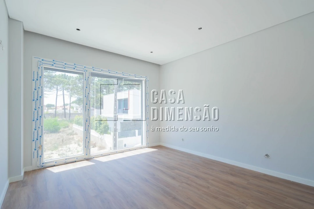 Moradia T4 para Venda em Charneca de Caparica e Sobreda Foto 54