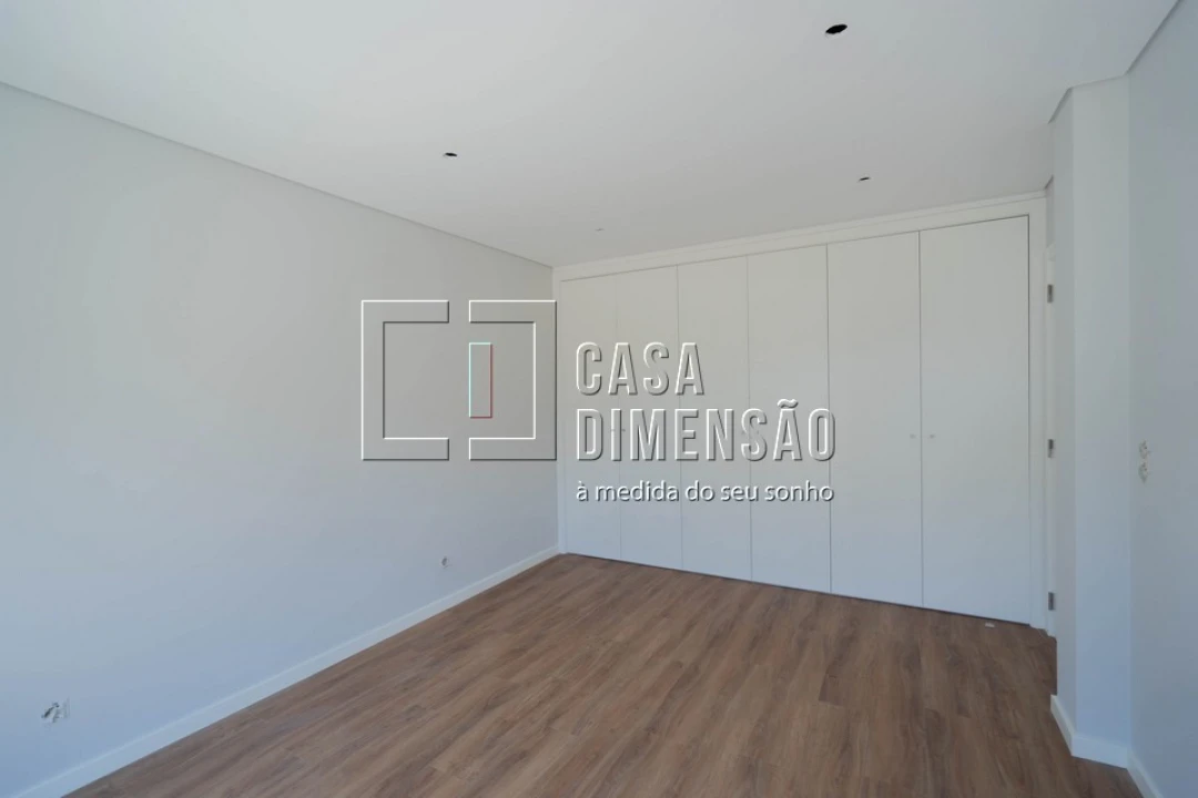 Moradia T4 para Venda em Charneca de Caparica e Sobreda Foto 58