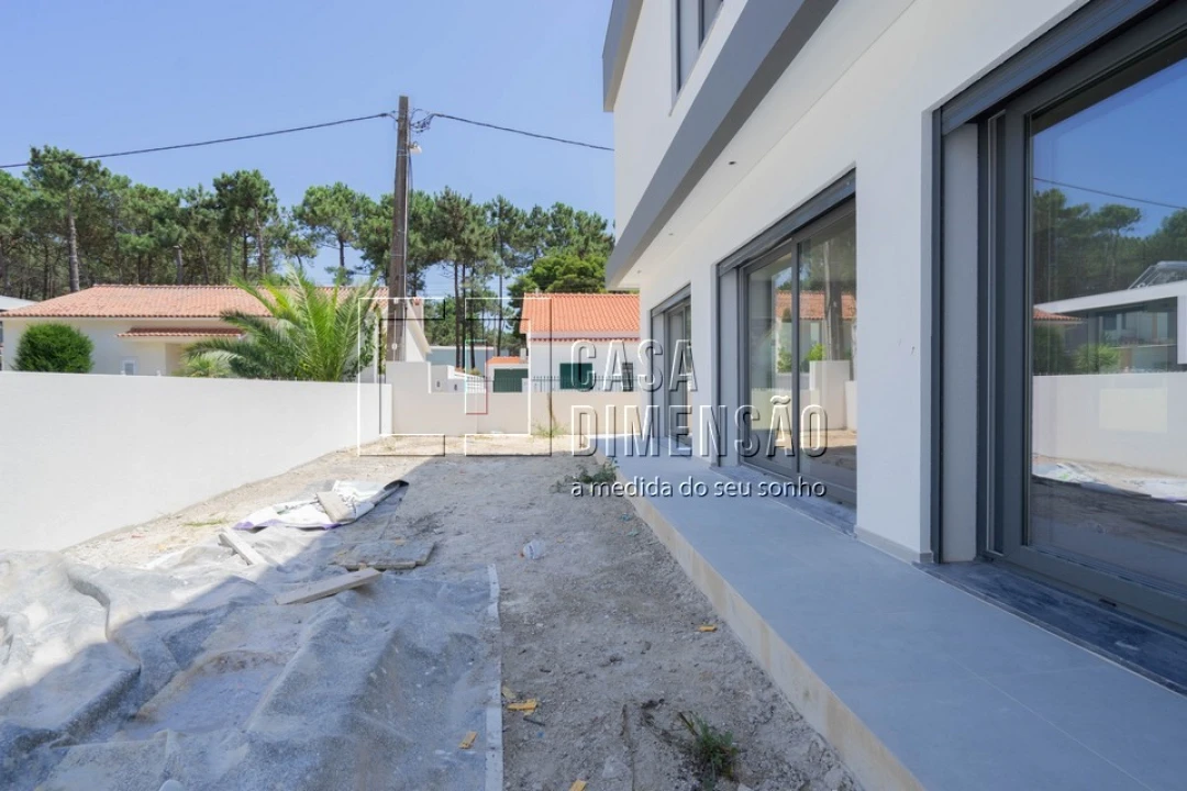 Moradia T4 para Venda em Charneca de Caparica e Sobreda Foto 94