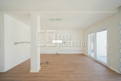 Moradia T4 para Venda em Charneca de Caparica e Sobreda