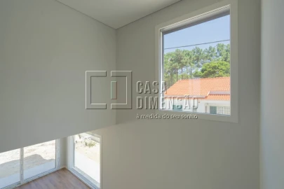 Moradia T4 para Venda em Charneca de Caparica e Sobreda