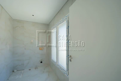 Moradia T4 para Venda em Charneca de Caparica e Sobreda