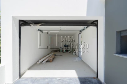 Moradia T4 para Venda em Charneca de Caparica e Sobreda