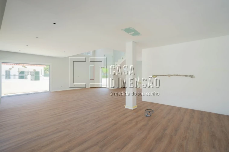 Moradia T4 para Venda em Charneca de Caparica e Sobreda Foto 24