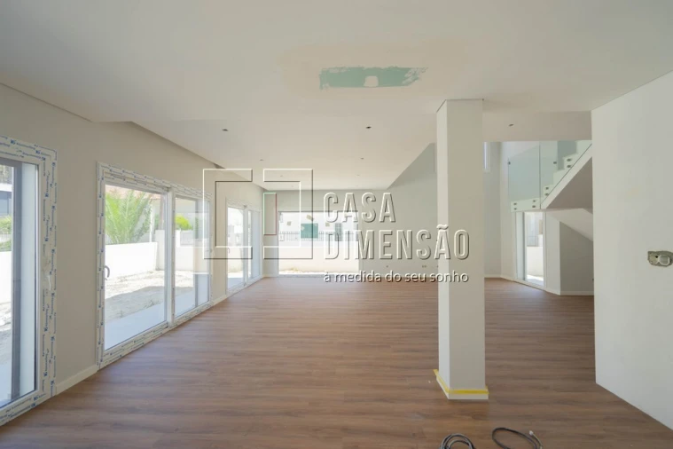 Moradia T4 para Venda em Charneca de Caparica e Sobreda Foto 25