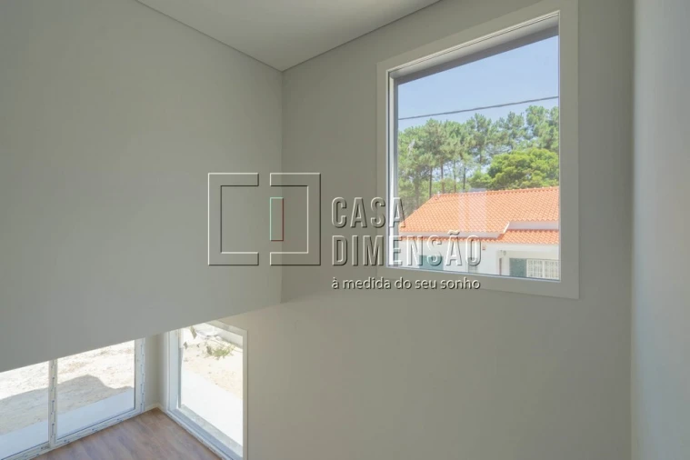 Moradia T4 para Venda em Charneca de Caparica e Sobreda Foto 37