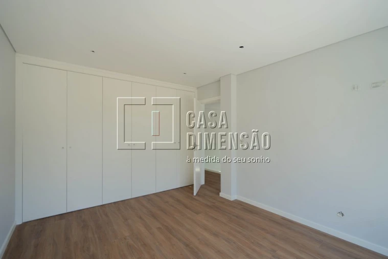 Moradia T4 para Venda em Charneca de Caparica e Sobreda Foto 61