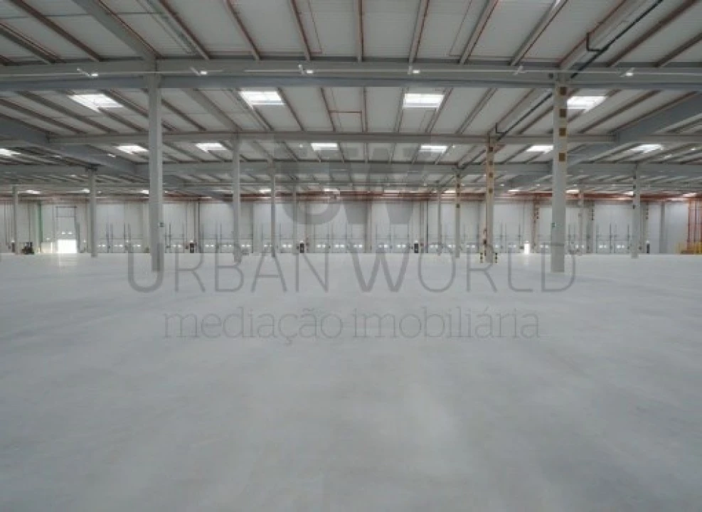 Armazém para Arrendamento em Campo e Sobrado Foto 7