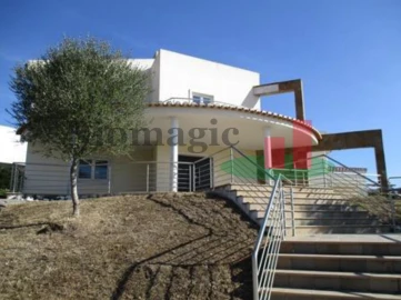 Moradia T4 para Venda em Queluz e Belas