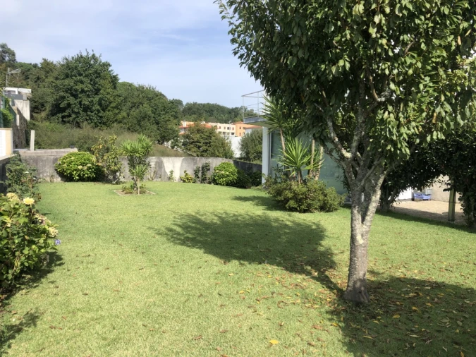 Moradia T3 para Venda em Guilhadeses e Santar Foto 5