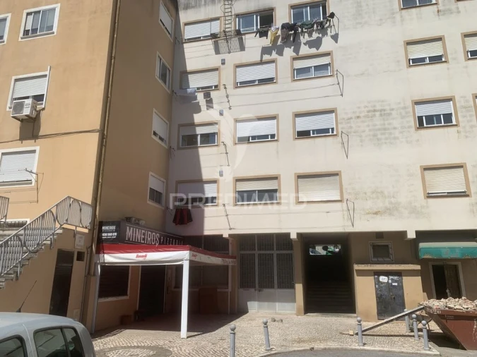 Loja para Venda em Charneca de Caparica e Sobreda Foto 8