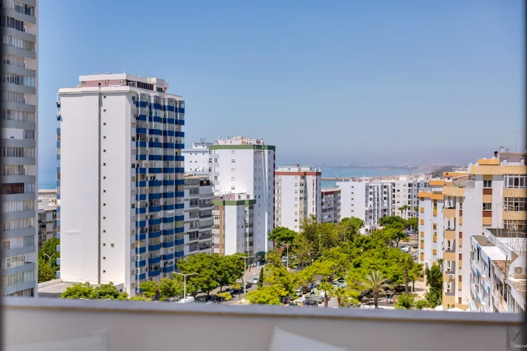 Apartamento T2 para Venda em Quarteira Foto 2