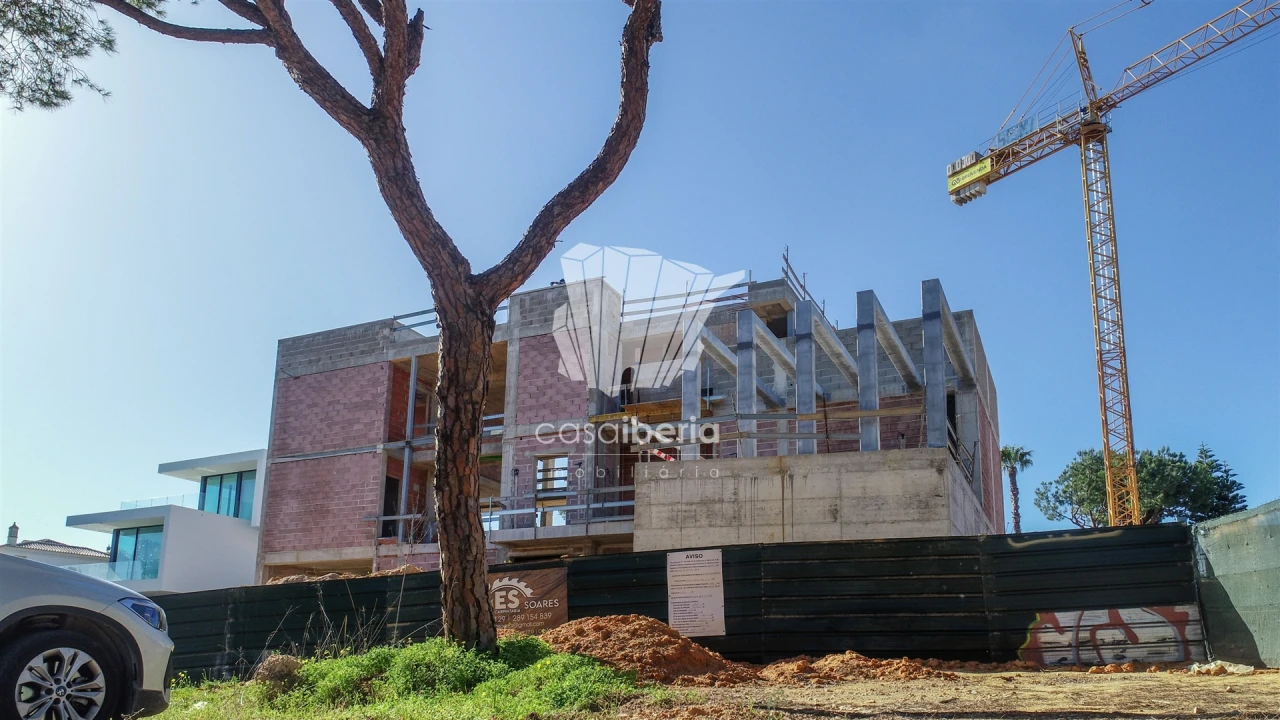 Moradia T5 para Venda em Quarteira Foto 20