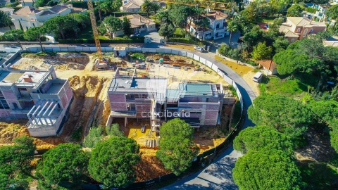 Moradia T5 para Venda em Quarteira