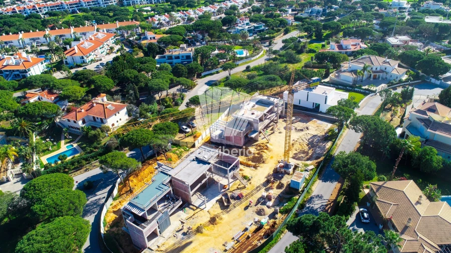 Moradia T5 para Venda em Quarteira Foto 22