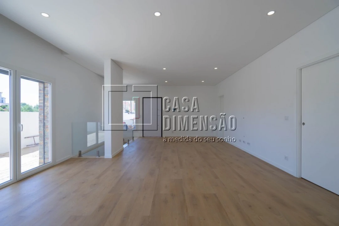 Moradia T3 para Venda em Charneca de Caparica e Sobreda Foto 9