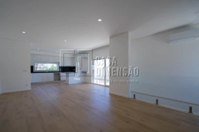 Moradia T3 para Venda em Charneca de Caparica e Sobreda