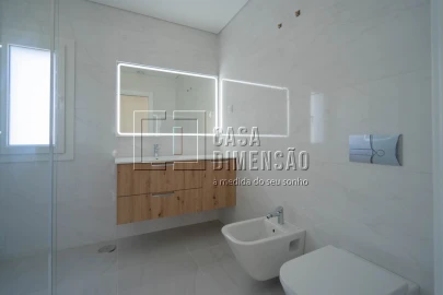 Moradia T3 para Venda em Charneca de Caparica e Sobreda