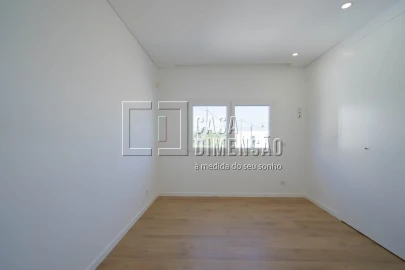 Moradia T3 para Venda em Charneca de Caparica e Sobreda